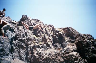 c'est moi dans la foto toujor plut haut ;nous somme a 